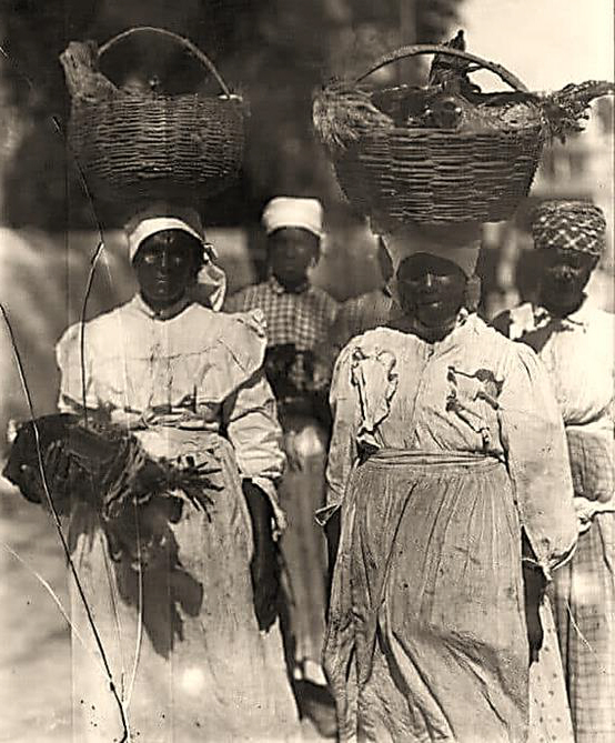 Afrikan Women with baskets