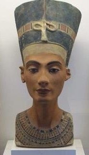 Nefertiti found in a workshop